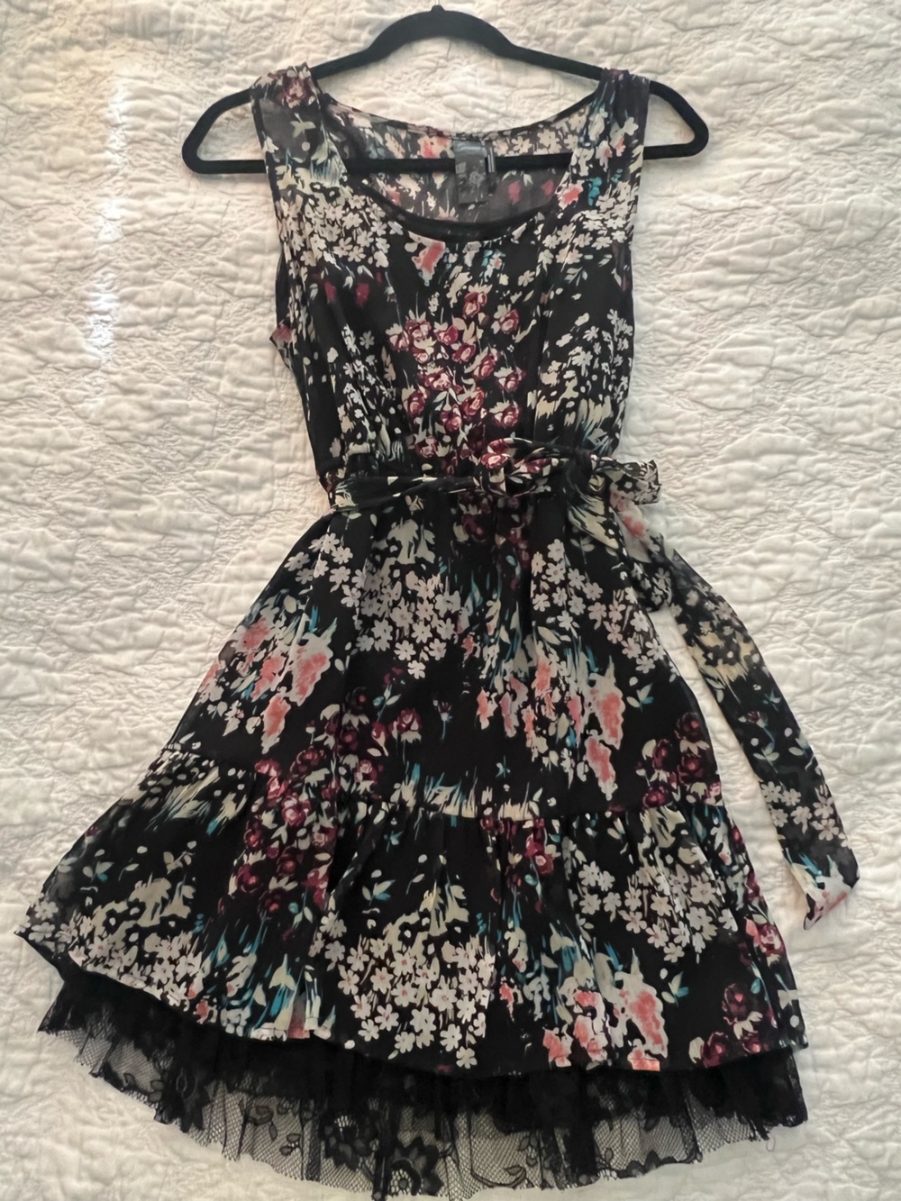 GUESS Black Floral Strapless Midi Dress with Lace Hem